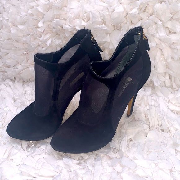 Guess | Black suede bootie | 7.5 - Picture 2 of 5